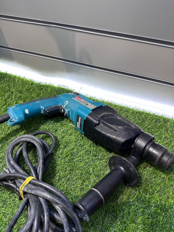 Перфоратор Makita hr 2440