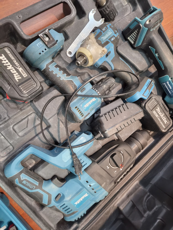 Набор электроинструмента Makita 4 В 1